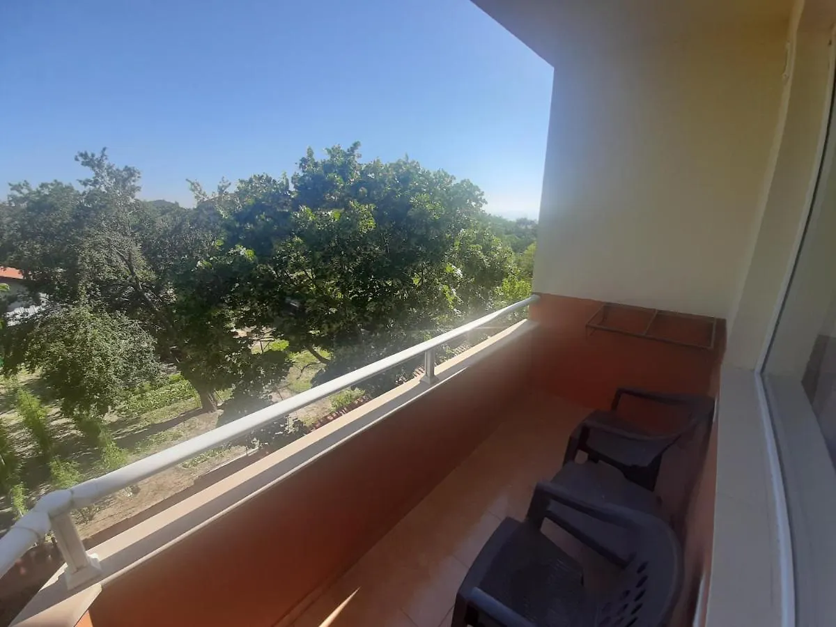 וארנה Paralax Hotel