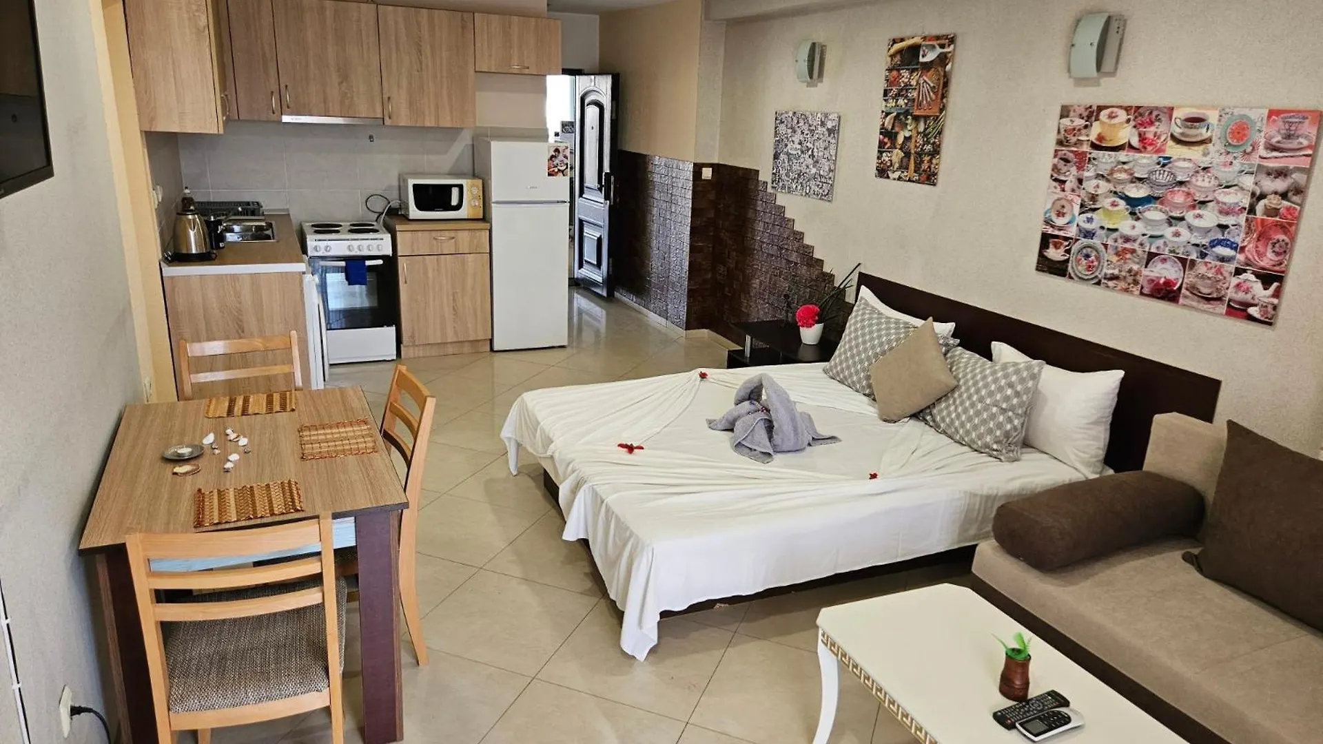Paralax Hotel Varna 2*,