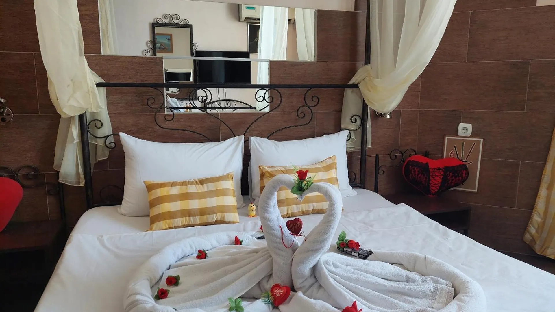 וארנה Paralax Hotel