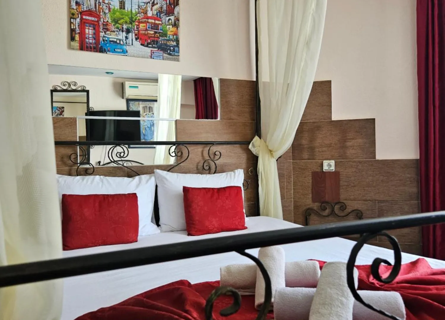 וארנה Paralax Hotel