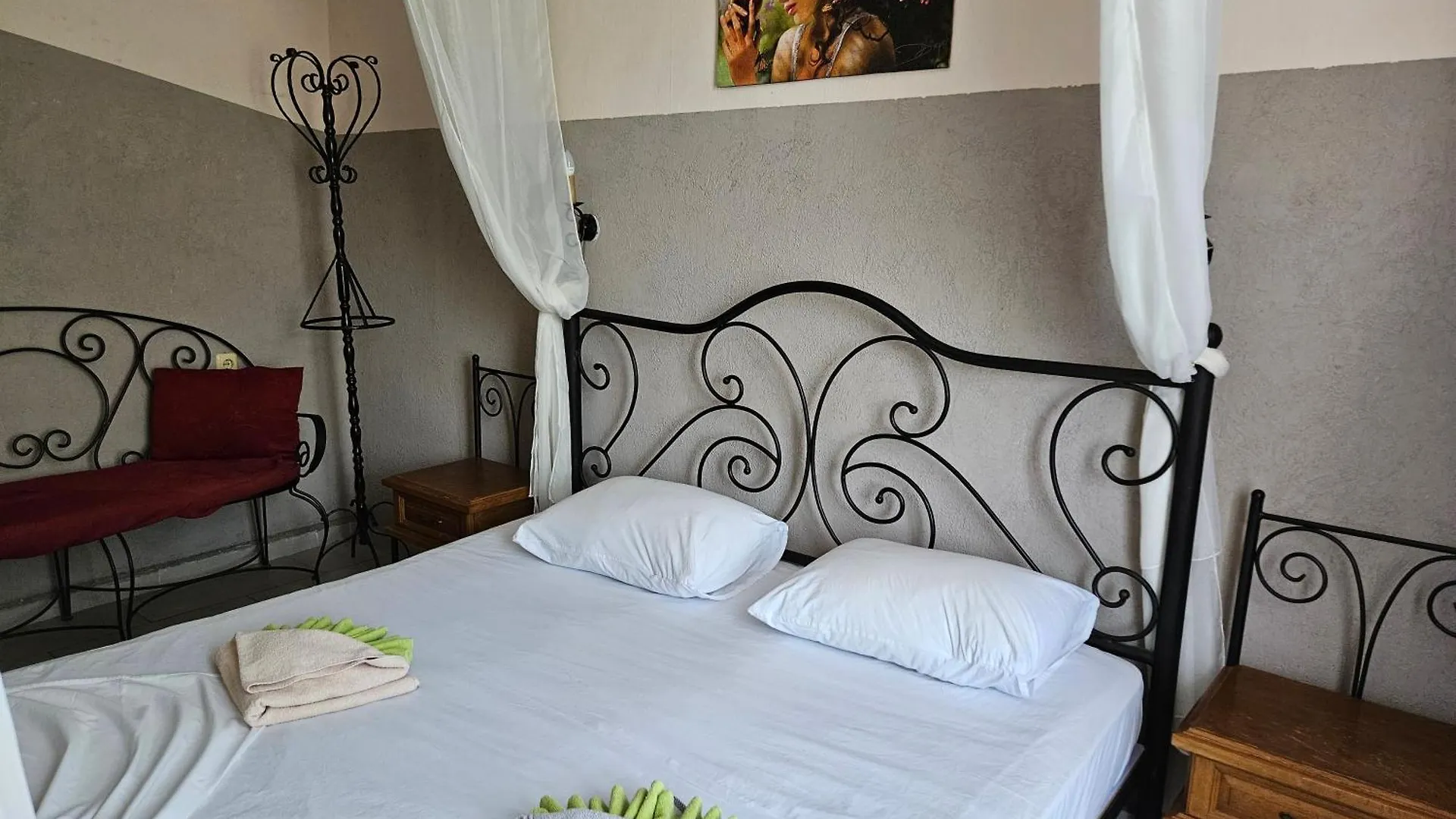 וארנה Paralax Hotel