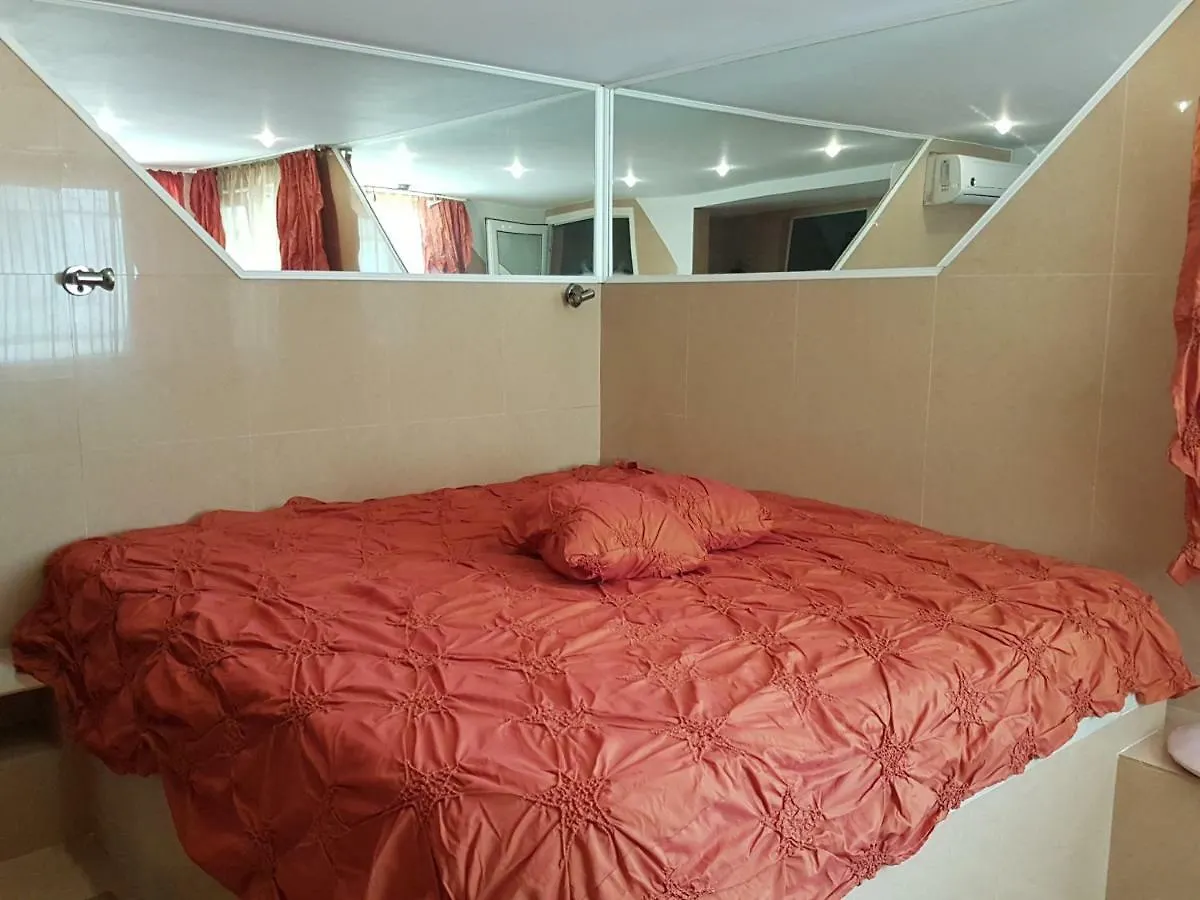 וארנה Paralax Hotel